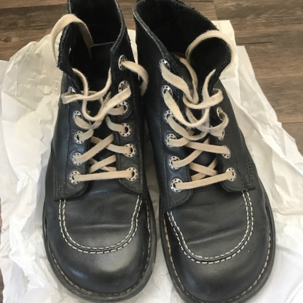 Cute black stiched leather booties Bran's brand